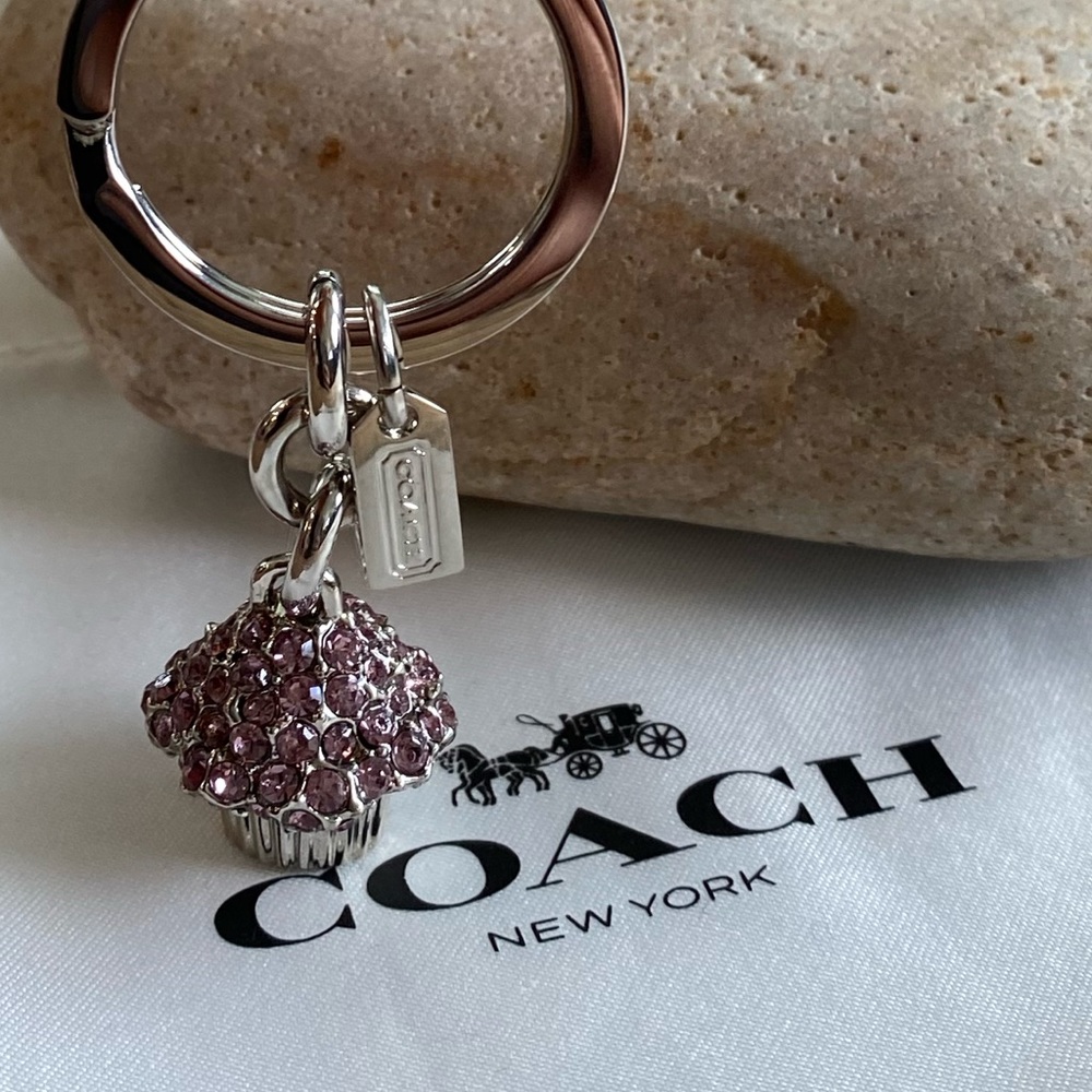 NEW COACH KEYCHAIN PURSE BAG CHARM CUPCAKE MUFFIN SWAROVSKI CRYSTAL RHINESTONE